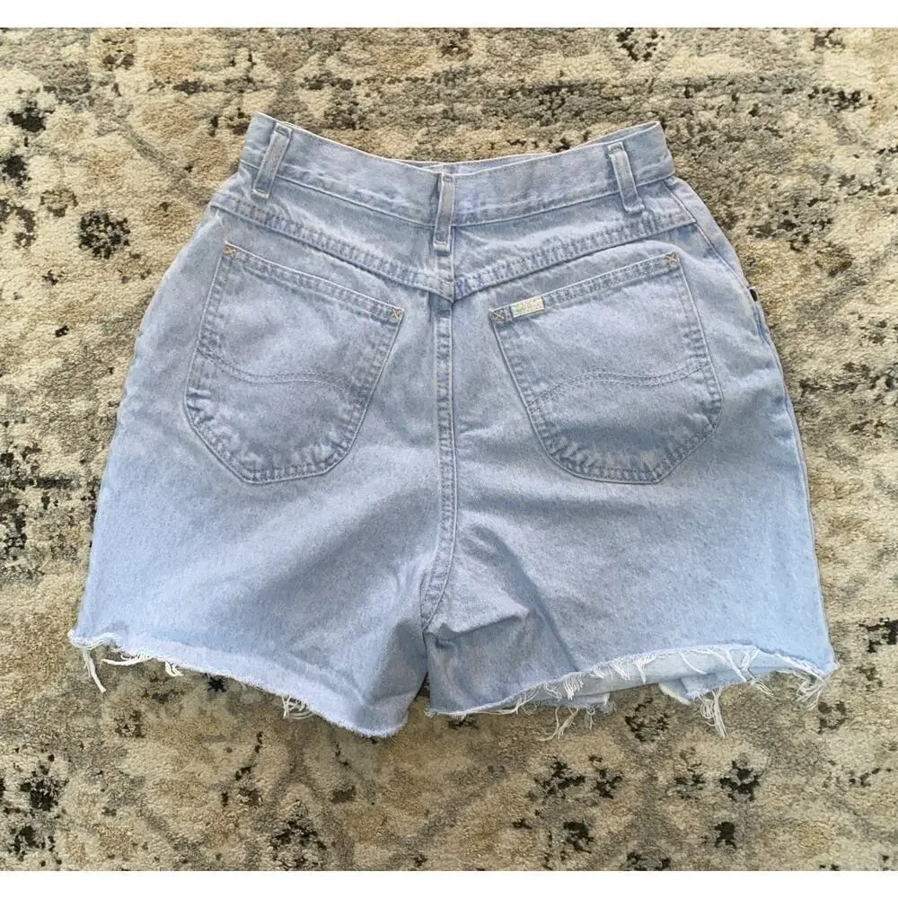 Vintage Lee 90’s Women’s Light-washed High-waisted Denim Jean Shorts 10 Petite